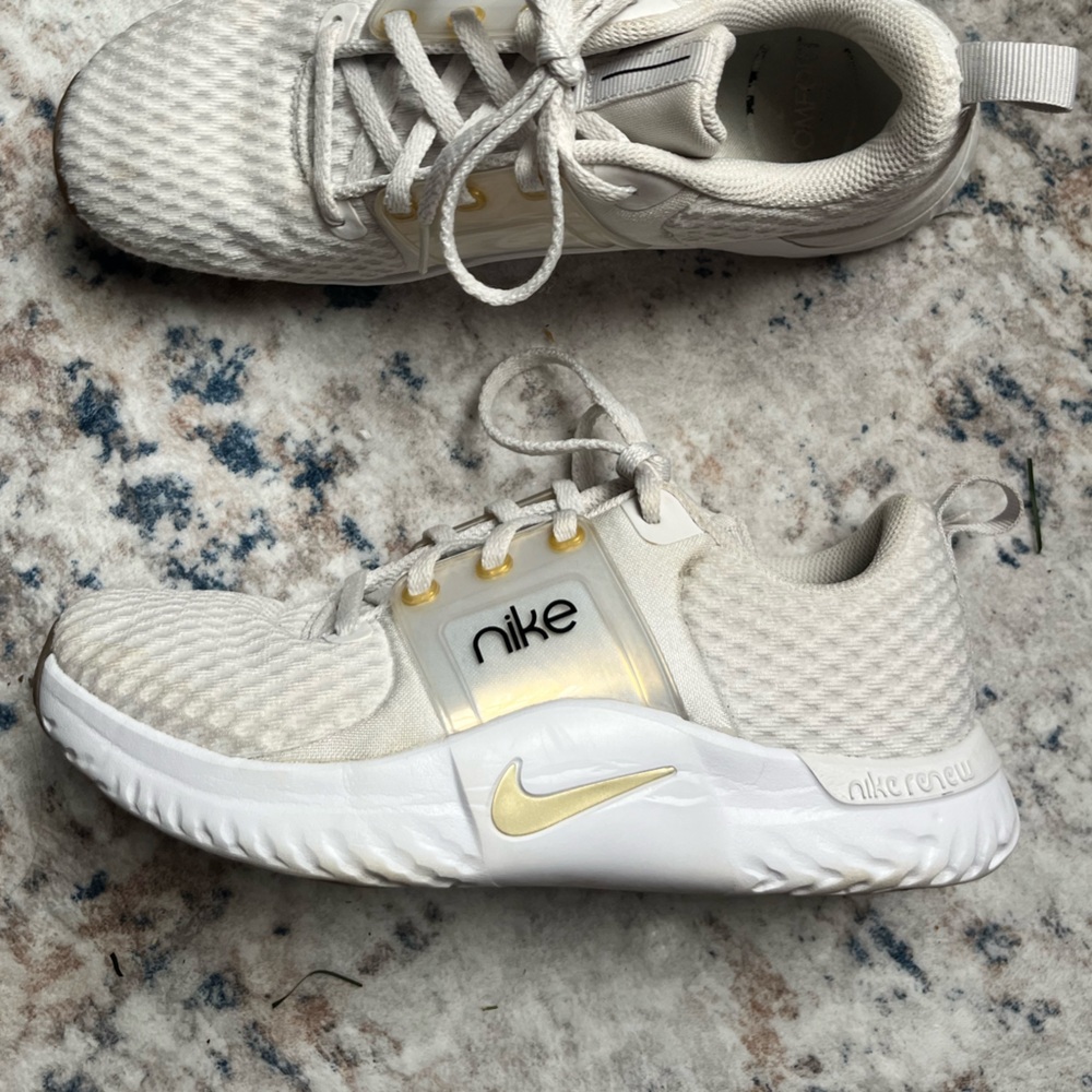 Nike Renew White & Gold Sneakers In Season TR 10 Training Sneaker CK-2576